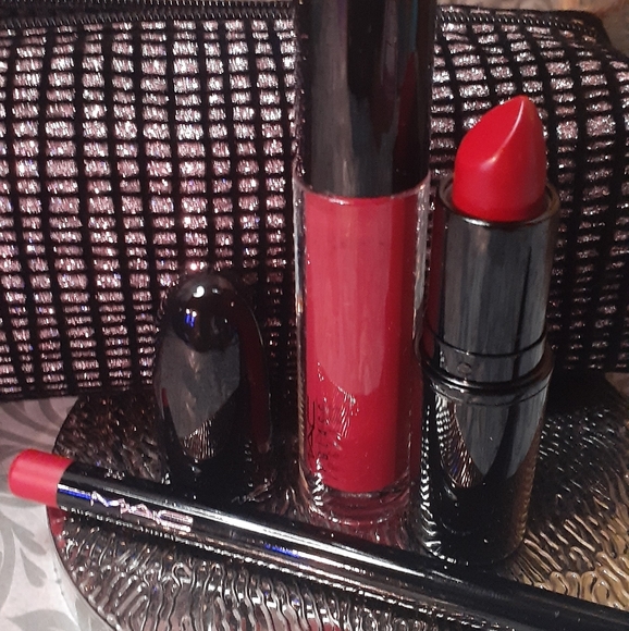 Mac cosmetics lip gift set - Picture 2 of 4